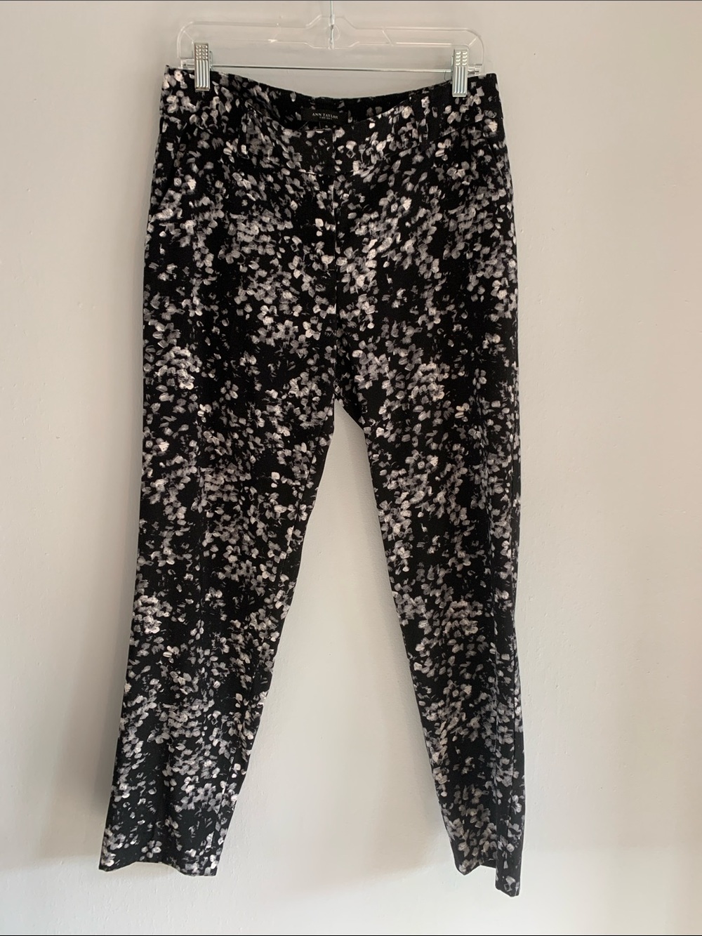 ANN TAYLOR Black and White Floral Speckle Pants